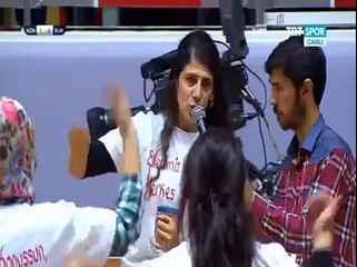 TRT Spor Spikerinin İngilizce İle İmtihanı