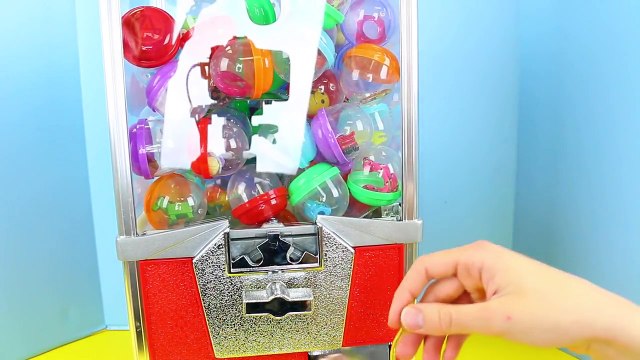 GIANT SURPRISE TOYS Coin Toy Machine & Egg Prizes Candy, Avengers Superheroes, Shopkins, U