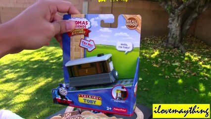 Unboxing Toby the Square Engine Wooden Railway - Thomas and Friends