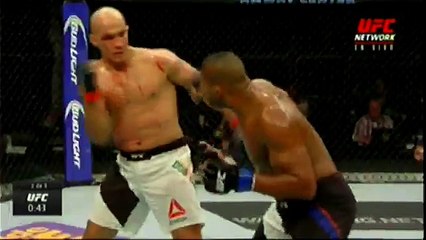 Cigano vacila, é nocauteado por  Overeem
