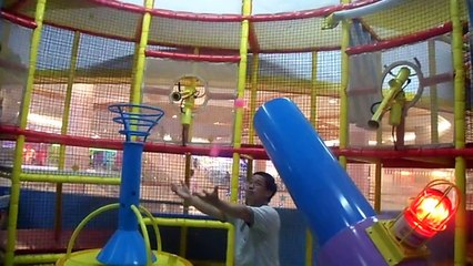Aire de JEUX AMUSANT dIntérieur de terrain de jeu dAmusement en Famille Aire de jeux pour Enfants TOBOGGANS GÉANTS, les Enfants Jouent