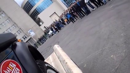 TuningFest 2011 Катание джиперов на качельке вид из машины