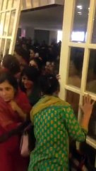 How Girls and Women Broke Door After Getting Sales on Clothes in Karachi