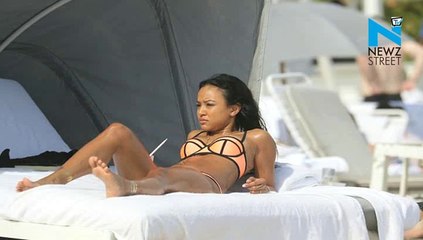 seriously hot bikini babe flaunts body