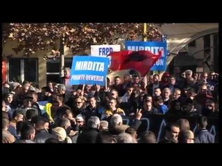 PD protestë kundër qeverisë, tubimi drejtohet nga të rinjtë  - Ora News- Lajmi i fundit-