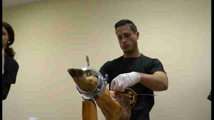 Maestros del corte de jamón comparten todo el arte de su profesión