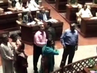 Shahla Raza offered MQM members English language lessons