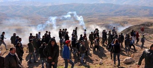 Şırnak'ta gaz bombalı müdahale... Olay yerinden ilk görüntüler