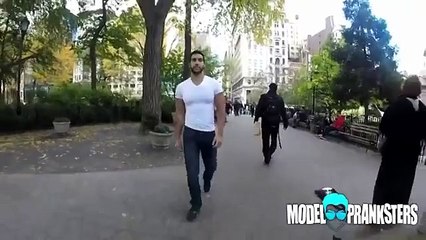 Sokakta Laf Atılan Erkek