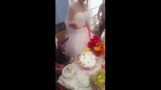 عريس يضرب عروسته فى حفل الزفاف امام الجميع [ جديد 2016 ]