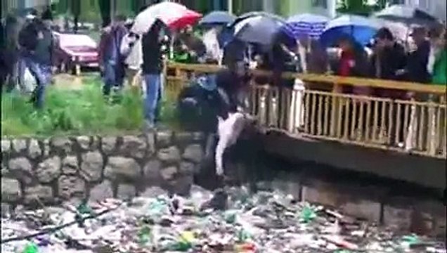 The best funny of 2016 Applause for these gentlemen. - Aplausos para estes senhores