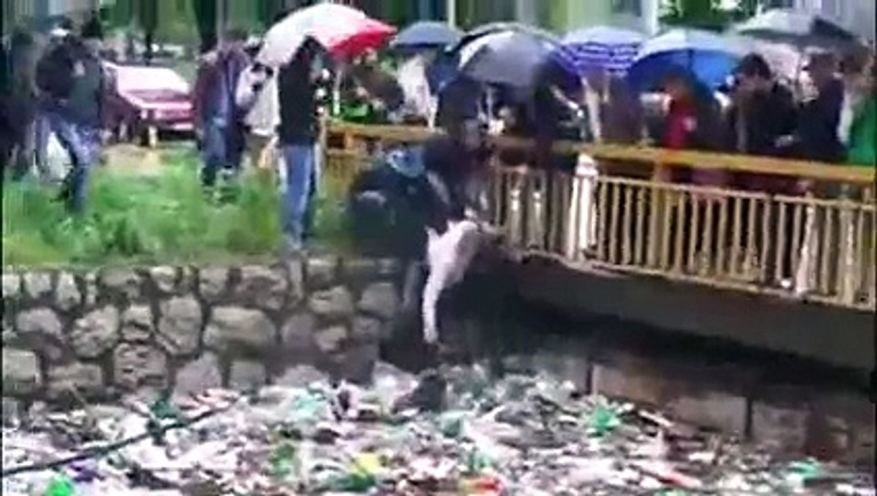 The best funny of 2016 Applause for these gentlemen. - Aplausos para estes senhores