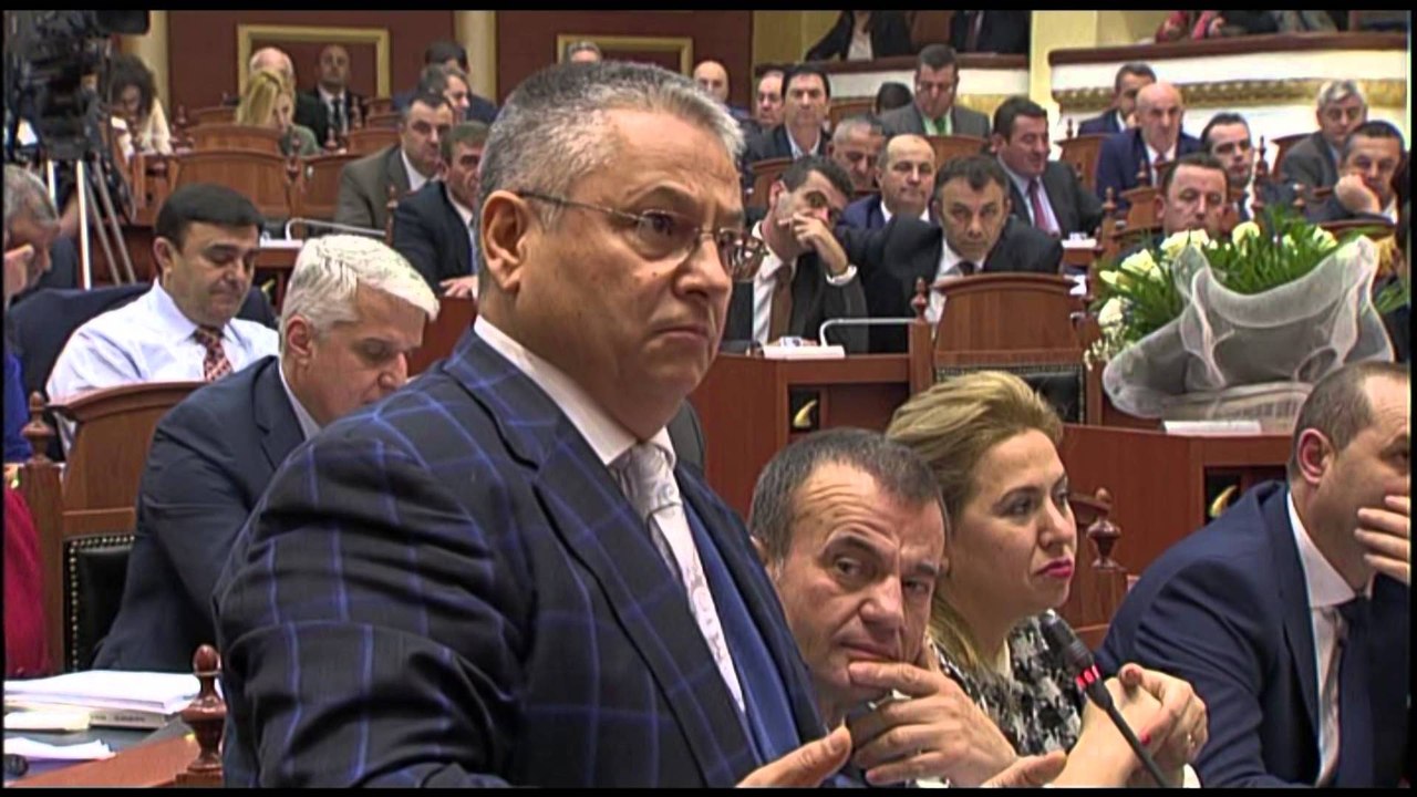 PRESIDENTI DEKRETON LIGJIN PER DEKRIMINALIZIMIN