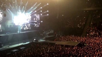 Le public chante la Marseille au concert de Scorpions (Bercy)