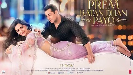 Sonam Kapoor Hot Cleavage Selfie In Goa