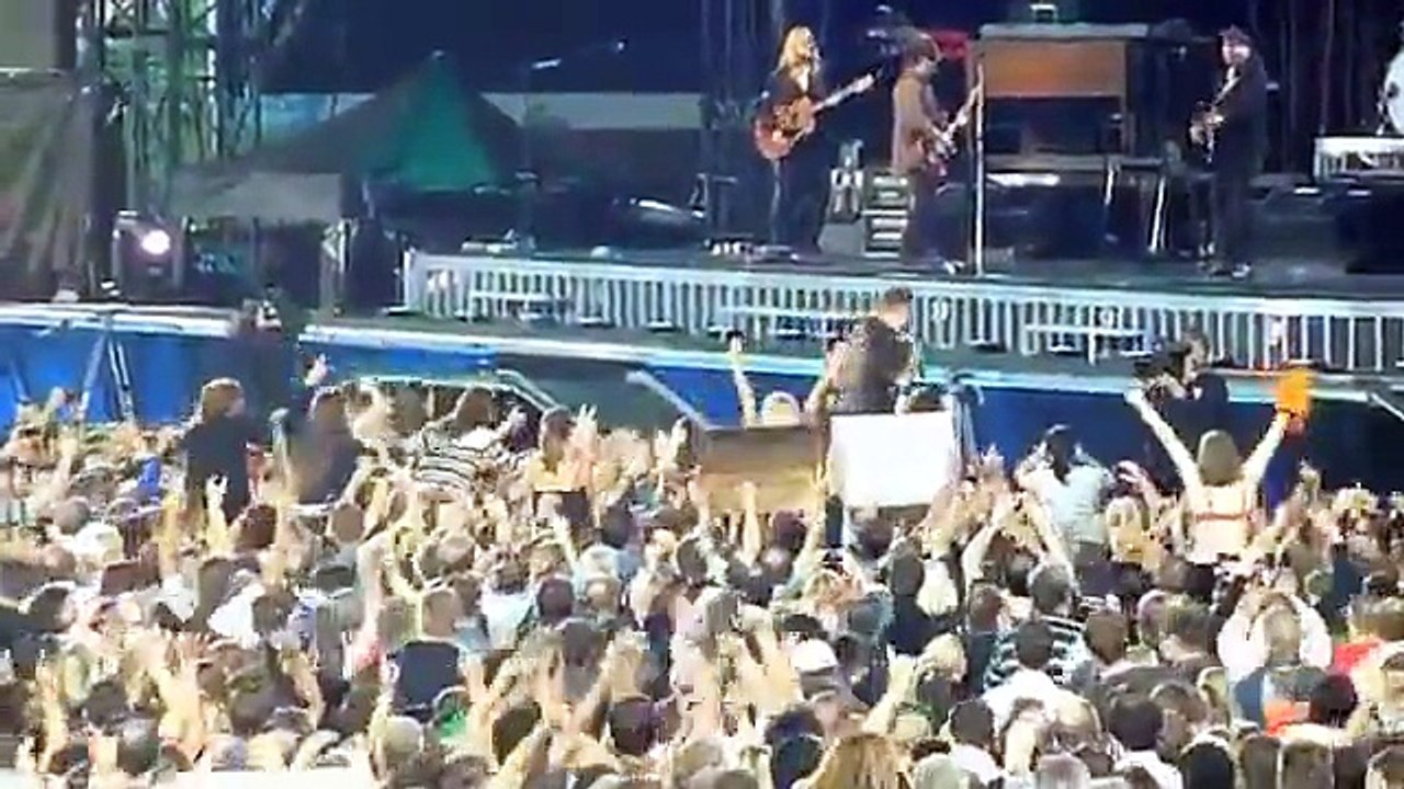 Bruce Springsteen - Hungry Heart (Live Vienna July 12 2012)