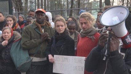 Manifestation devant l'Office des Etrangers après un suicide à Vottem