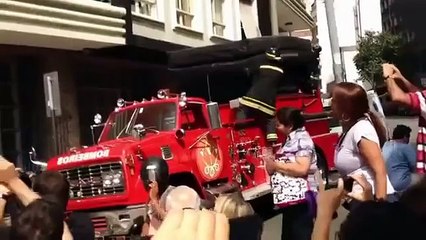 Son amant s'évade par la fenêtre