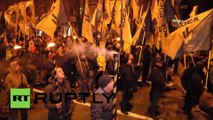 Le Ku Klux Klan? Non, la marche des nationalistes en Ukraine