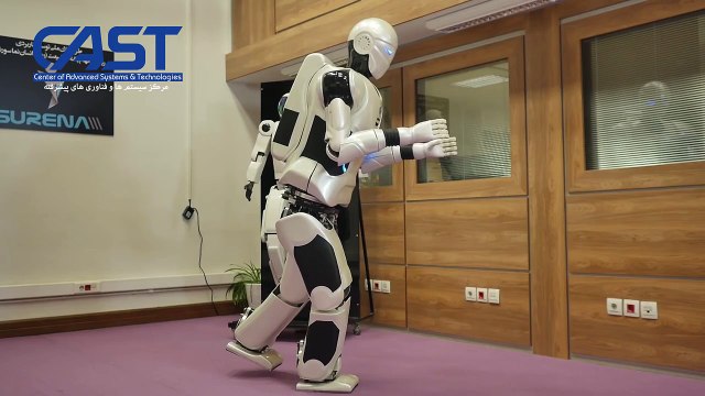 Surena, el robot humanoide que corre y juega al fútbol
