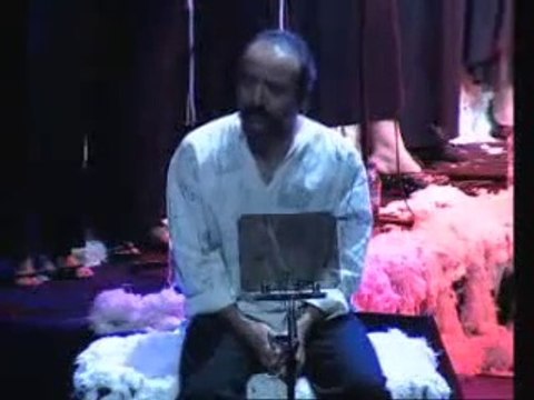 Aşıklarla başa çıkacak gücün yoksa eğer; Aşka öyleyse ne diye hayret ediyorsun, etme. [Mevlana]