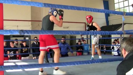 Aversa (CE) - Kick Boxing al liceo "E.Fermi" (20.12.15)