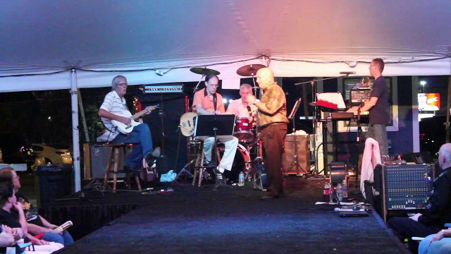 Danny McCorkle & the Katz perform 'Good Time Charlie's Got The Blues' Elvis Week 2014