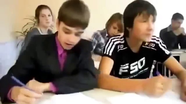 Ржачное видео! Смешно до слёз ! Ну пацан дебил!