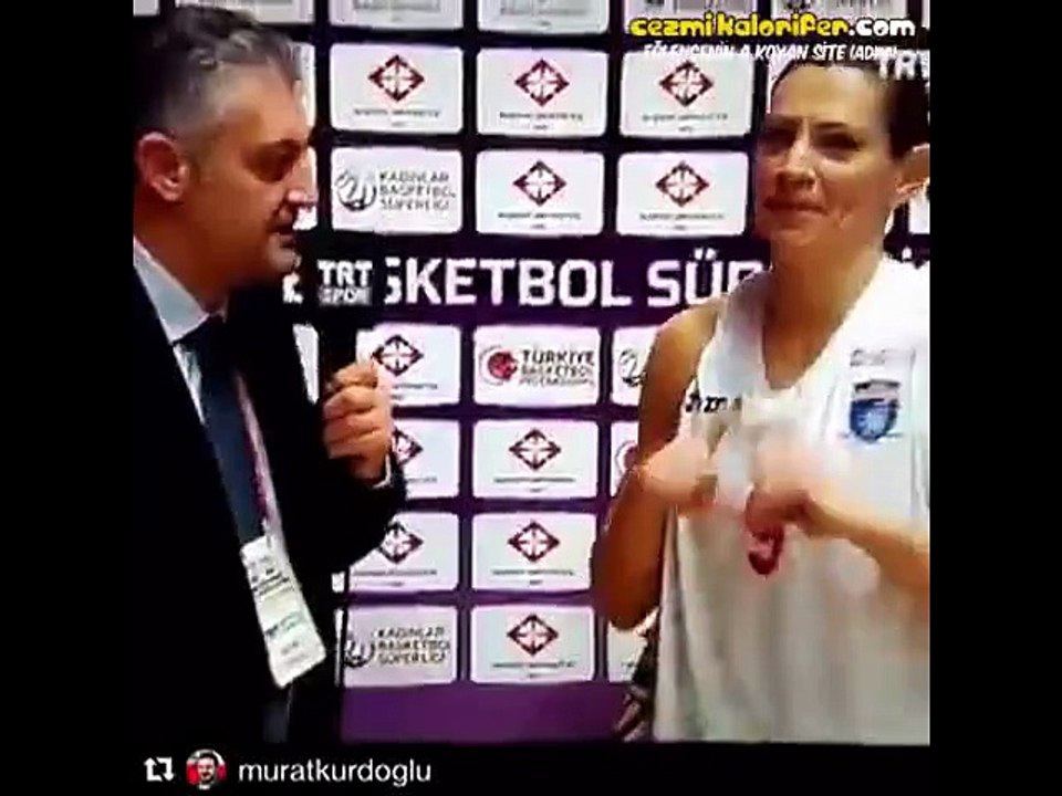 Köşeye sıkışan trt spikeri