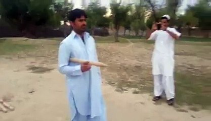 Télécharger la video: Funny Go Nawaz Go by Pathan || Go Ganjay Go || PTI || PMLN || Imran Khan || Nawaz Sharif || Shehbaz Sharif