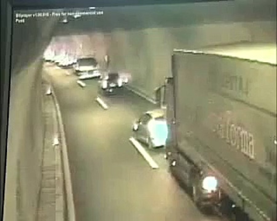 حادث مروع في نفق