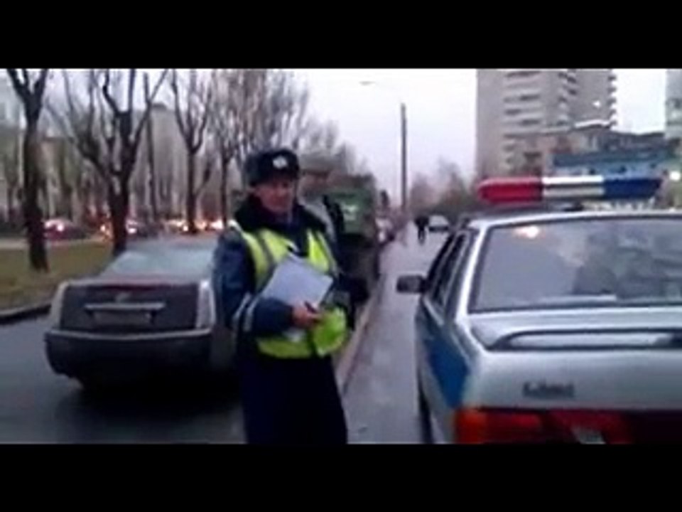 Езда по тротуарам сотрудниками ГИБДД – Видео Dailymotion