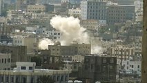 الحوثيون وقوات صالح يحتجزون مساعدات دولية بأطراف تعز