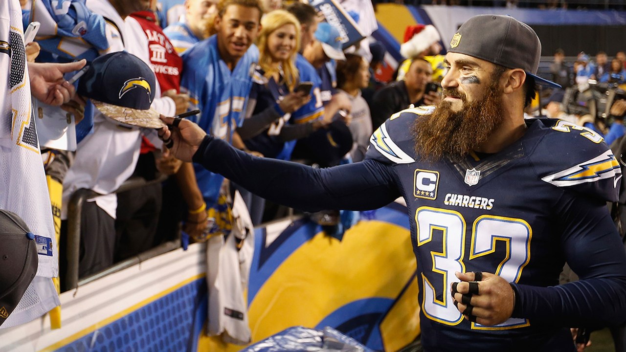 Chargers Eric Weddle Signs Autographs Post Game, Lays Down on 50 Yard Line At Qualcomm Stadium