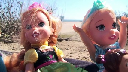 kids FROZEN ELSA BEACH Baby Elsa Baby Anna Kristoff Barbie Play Beach Play Doh Donuts Cupcakes