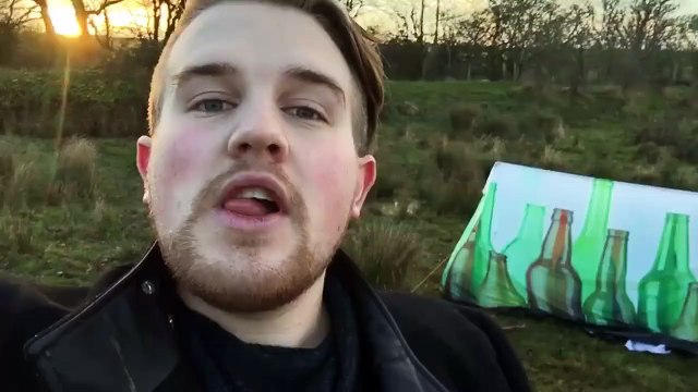 Blague du réveil au milieu d'un lac