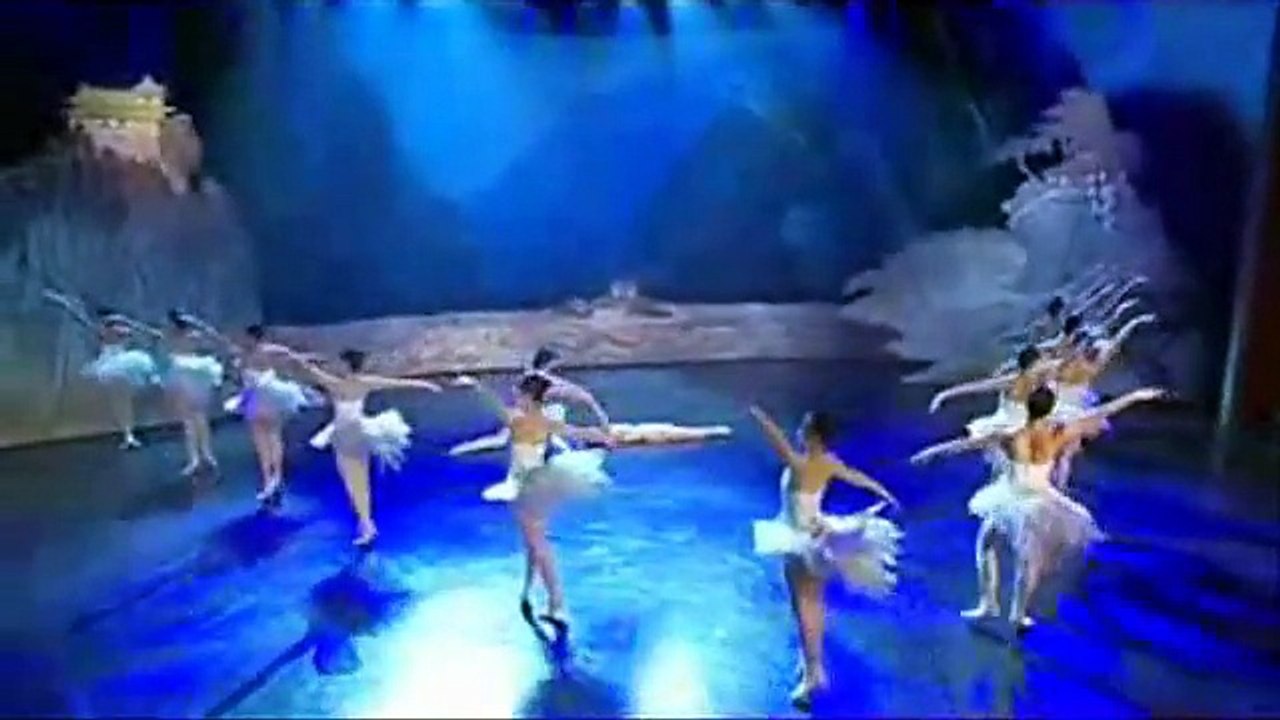 Great Chinese State Circus - Swan Lake