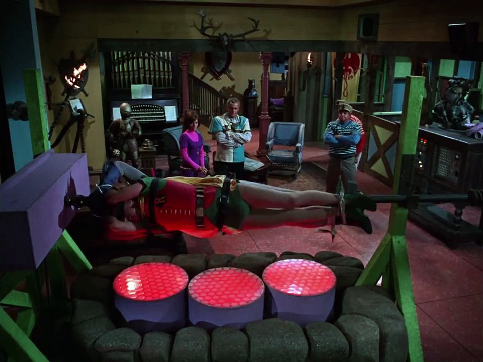 Batman: The Complete Television Series Minstrel Cliff Hanger