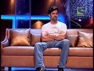 Hrithik Roshan's Mumbai Encounter: Meet His Biggest Fans! 🌟