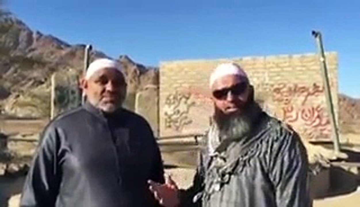 وہ کنواں جس میں نبی پاک صلی علیہ وآلہ وسلم نے اپنا لعب مبارک ڈالا تھا جس کی وجہ سے کنوئے کا کھارا پانی میٹھا ہو گیا-