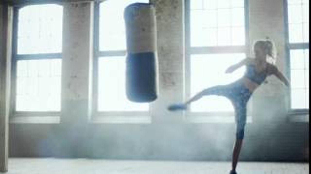 Victoria’s Secret Sport Holiday 2015 TV Commercial