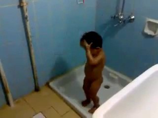 Funny Video 2016, Baby Dancing while bathing, cute