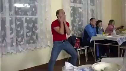 Когда включили твою любимую песню. ЗАВОДНОЙ ТАНЕЦ))) (1)