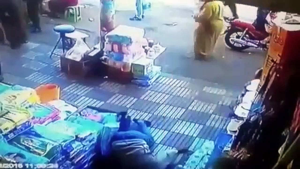 Man Gets Comeuppance after pinching woman's bottom!