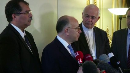 Bernard Cazeneuve annonce une protection renforcée autour des églises à Noël