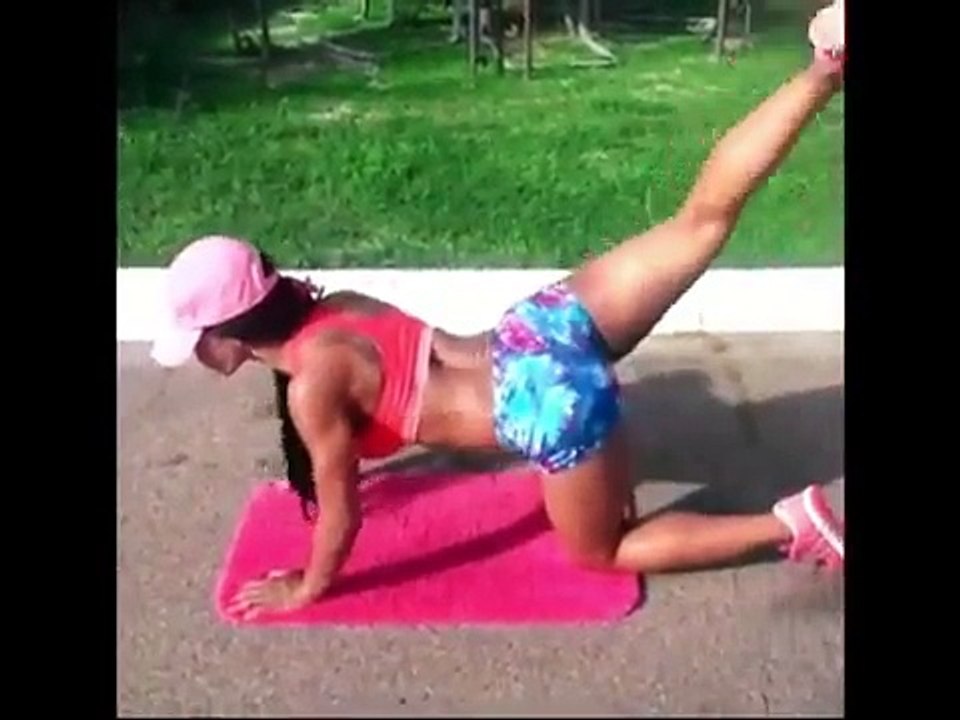 #2 YARISHNA AYALA - IFBB Bikini Athlete: Exercises and workouts @ Puerto Rico