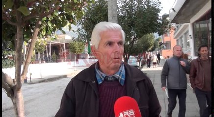 Delvinë, qytetarët denoncojnë: Uji i pijshëm me përmbajtje squfuri