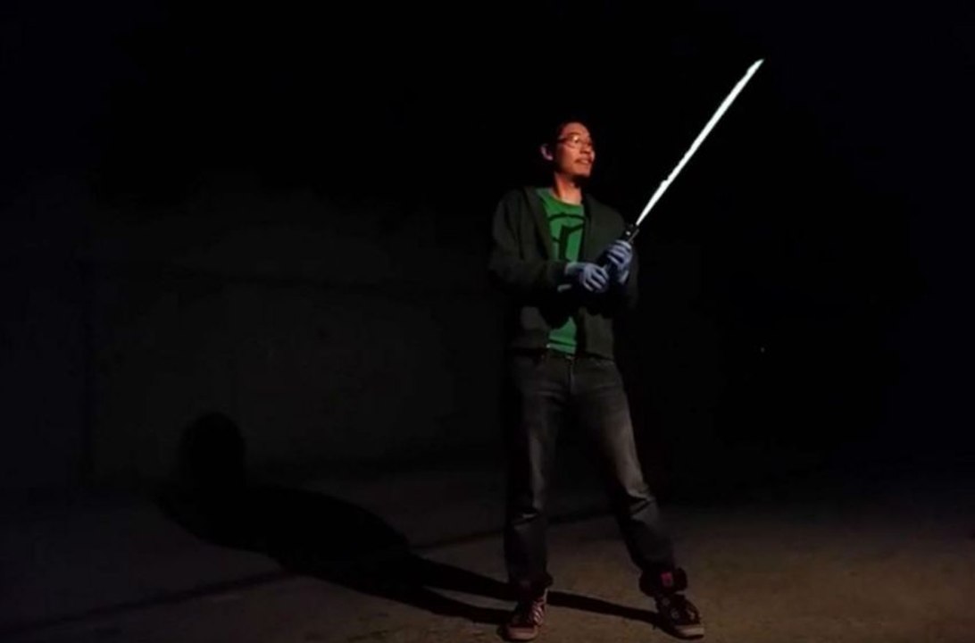 Un fan de Star Wars invente un véritable sabre Jedi !