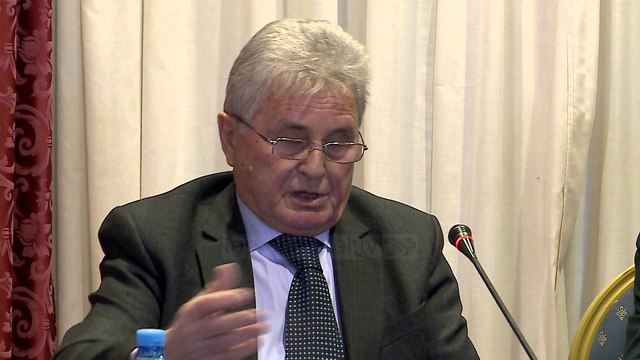 Mësuesit nënshkruajnë kontratën kolektive të punës - Top Channel Albania - News - Lajme