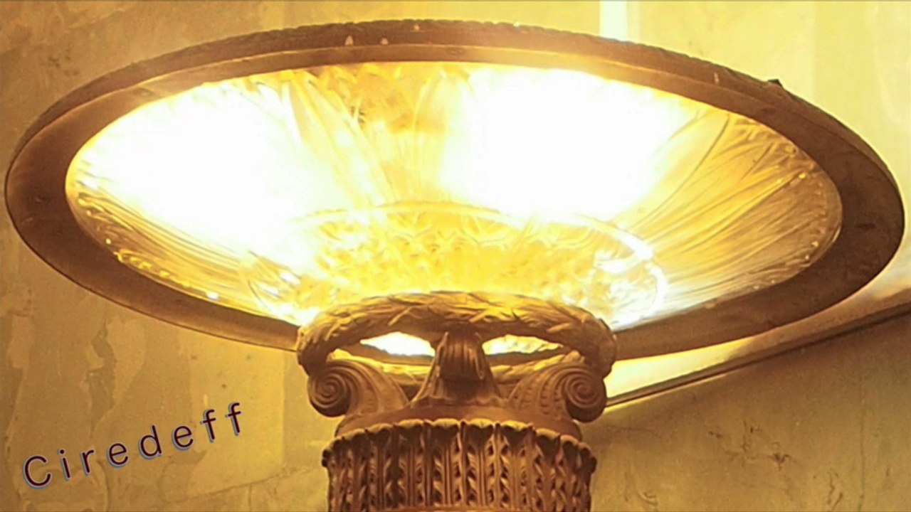 3/10 Grand Travaux Le métro de Saint-Pétersbourg — Big Works Metro St Petersburg — Funktioniert prima Metro Sankt Petersburg — Grandes obras Metro de San Petersburgo — Прекрасно работает метро в Санкт-Петербурге